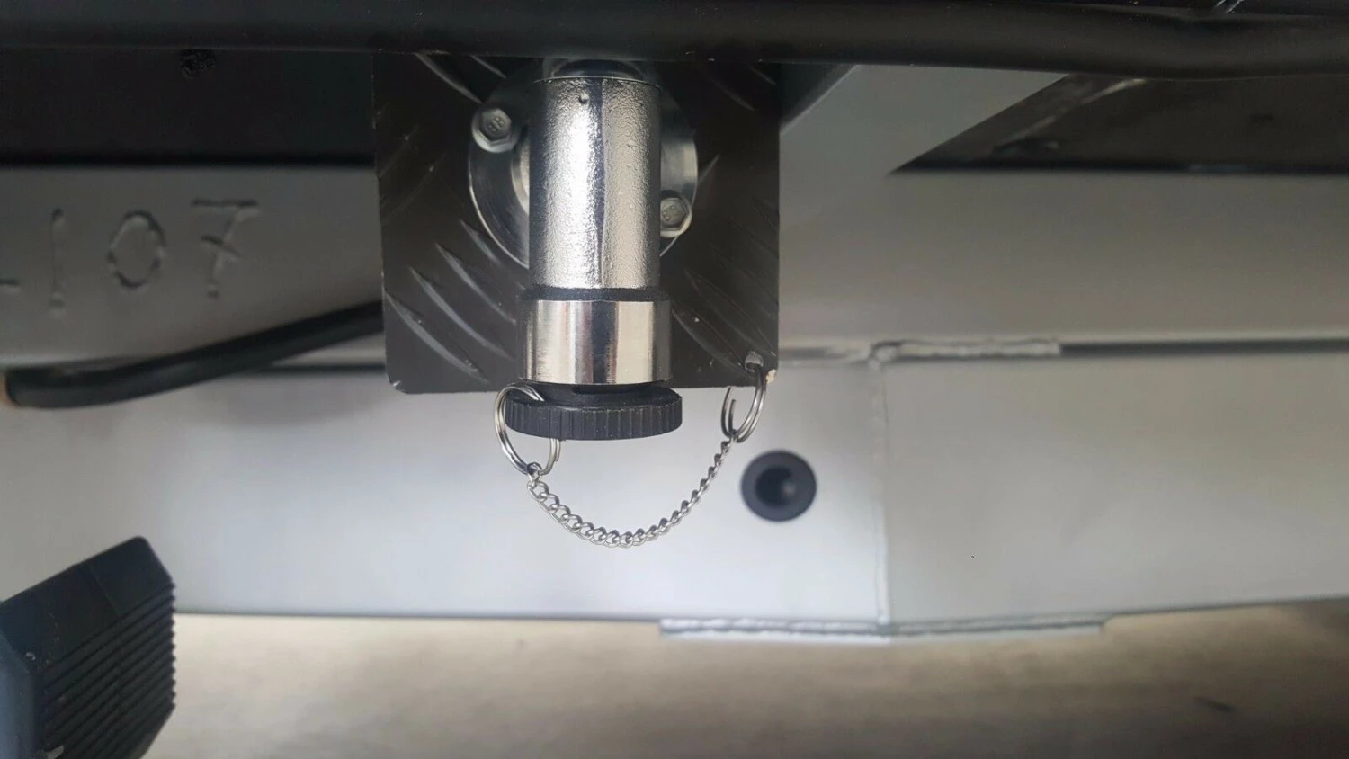 CARAVAN GAS BBQ BAYONET DUST COVER PLUG WITH CHAIN 5 CARAVAN GAS BBQ BAYONET DUST COVER PLUG WITH CHAIN - Image 5