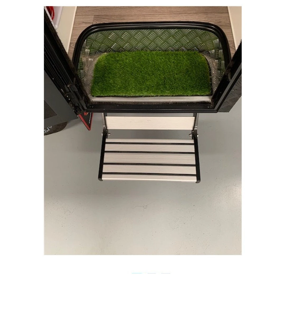 CARAVAN DOOR STEP GRASS MAT SUIT JAYCO 580MM X 240MM RV00014 4 CARAVAN DOOR STEP GRASS MAT SUIT JAYCO 580MM X 240MM RV00014 - Image 4